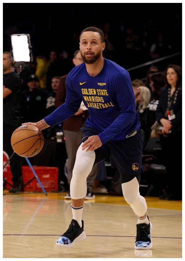  库里连续五场比赛得分超过赛况扑朔迷离，澳大利亚队挑战极限！-开云最新网址